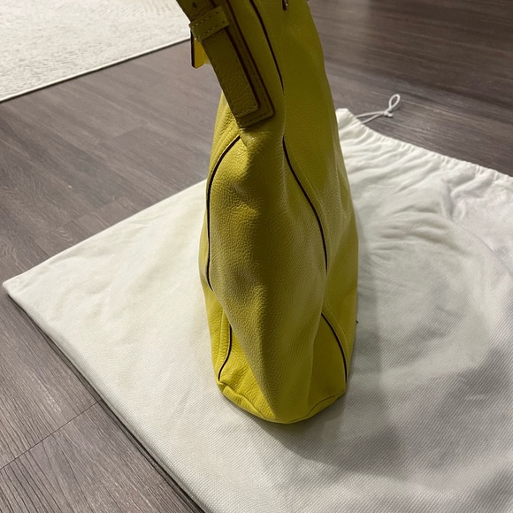 Kate Spade New York, NWOT, bright Yellow Genuine Leather Shoulder Strap Tote Bag